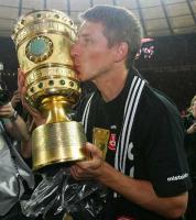 Das Objekt der Begierde: Der DFB-Pokal. Wie man ihn in die Finger bekommt, verrät der aktuelle Durchblick. (Foto: firo)
