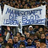 Die Schalker Fans haben von ihren Stars die Schnauze voll (Foto: firo).