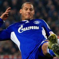 Schalke: Jones verlängert bis 2014