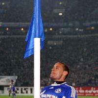Schalkes Fahnenanbeter: Jermaine Jones (Foto: firo).