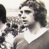 Erwin Kremers als Schalker Spieler 1972 mit Heinz van Haaren, Stan Libuda und Präsident Günter Siebert.