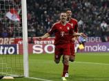 CL: Ribery zaubert, Bayern locker weiter