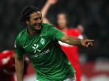 Werder Bremen: Allofs geht von Verbleib Pizarros aus