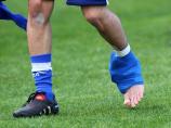 Urteil: Fußballer müssen für rüde Fouls haften