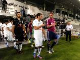 Schalke: Bei Wiedersehen mit Raúl Geschenke verteilt