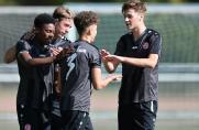 U19: RWE jubelt ohne Spiel und feiert den FSV Duisburg
