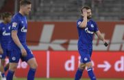 Den Schalker Spielern steht die Enttäuschung nach der neuerlichen Pleite gegen Fortuna Düsseldorf ins Gesicht geschrieben.