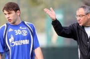 Auf Vereinssuche: Ex-Schalke-Profi Levan Kenia (links im Bild).