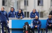 Schalke-Coach Manuel Baum (l.) beim Testspiel gegen den SC Paderborn.