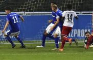 Da jubelt Schalke noch: Matthew Hoppe erzielt das 1:0 gegen RWE.
