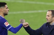 Schalke-Trainer Manuel Baum mit Kapitän Omar Mascarell.