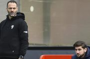 Fortuna Kölns Trainer Alexander Ende (links) und sein Assistent Zlatko Muhovic können aktuell nicht zufrieden sein.