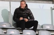 Aachens Trainer Stefan Vollmerhausen reagierte auf Fragen nach der Spielerrevolte genervt.