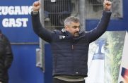 VfL-Bochum-Trainer Thomas Reis bejubelt den Sieg gegen den Hamburger SV.