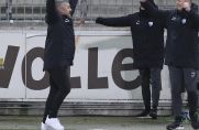 Sichtlich erleichtert: VfL Bochums Trainer Thomas Reis (links) bejubelt den Sieg gegen den FC St. Pauli.