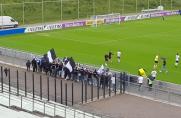 Schalke II: Zuschauer müssen Stadion wegen Unwetter verlassen - Gäste-Fans weigern sich