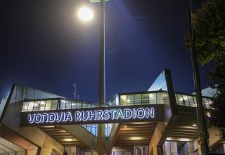 In Bochum: Polizei kesselte Fans des 1. FC Köln ein - Pfefferspray sorgt für Verletzte
