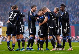 Schalke 04: Erst Unterbrechung, dann Rot, dann legt S04 den zweiten Sieg in Serie hin