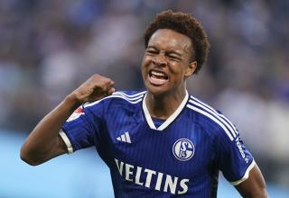 Schalkes Assan Ouedraogo bejubelt sein 1:1 gegen den HSV. 