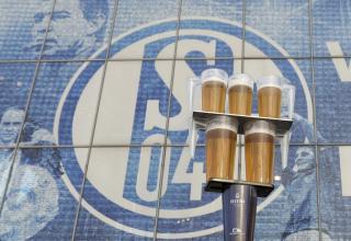 Bier könnte auf Schalke schon bald teurer werden. 