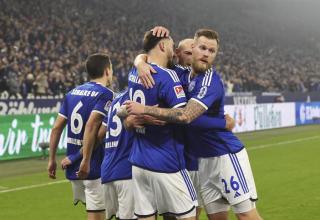 Großer Jubel nach Karamans 1:0 für Schalke 04.