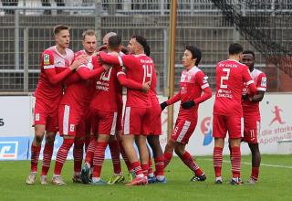 Rot Weiss Ahlen feierte im Nachholspiel gegen den FC Schalke 04 II den fünften Saisonsieg.