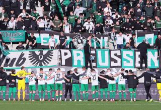 Die Mannschaft des SC Preußen Münster kann sich auf ihre Fans verlassen.
