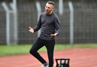 Engin Yavuzaslan, Trainer der SG Wattenscheid 09, ärgert sich über die Niederlage.