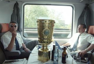 Nix war's für Union Berlin: Der DFB-Pokal ging an den FC Schalke 04 um Rudi Assauer (links) und Huub Stevens (rechts).