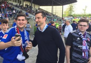 Schalke: 1000 Fans feiern Fanfreundschaft an der GAK - Tillmann: "Totaler Wahnsinn!"
