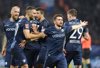 Die Spieler des VfL Bochum jubeln beim wichtigen Sieg über Hoffenheim