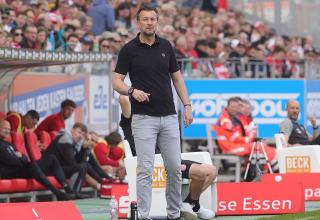 Darf weiter auf den Aufstieg in die 2. Liga hoffen: RWE-Trainer Christoph Dabrowski.