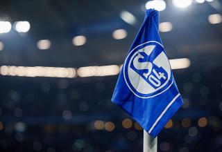 Schalke-Fahne.