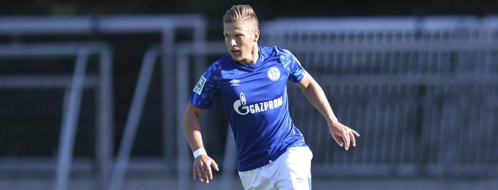Jonathan Riemer im Trikot des FC Schalke 04.