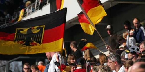 EM: Deutsche Fans strömen zum Public Vierwing - 18 000 in Dortmund