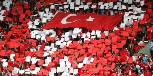 Türkei: Trainer Terim macht Torwart zum Feldspieler