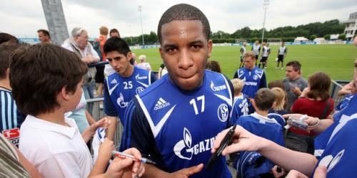 Schalke: Farfan begeistert Schalker Fans bei ersten Einheiten