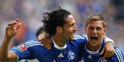 Während Benedikt Höwedes auf Schalke durchstartete, beendete Kevin Kuranyi das Jahr 2008 mit alten Problemen (Foto: firo).