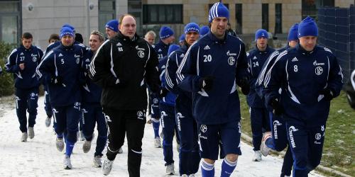 Ein paar Schalker Spieler waren zum Trainingsauftakt gekommen (Foto: firo).