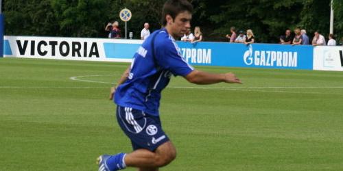 Robert Popov stellte sich beim Probetraining auf Schalke vor (Foto: Schalke 04).