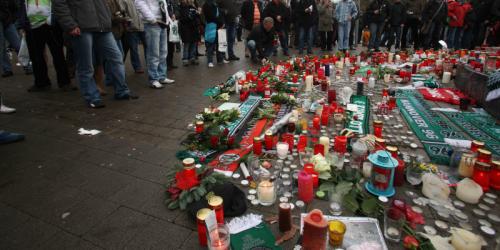 Enke-Trauerfeier: Mehr als 50.000 Menschen