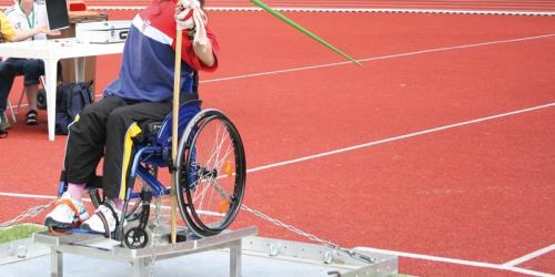 Sportgeräte: Ulrich Schäper hilft Behinderten