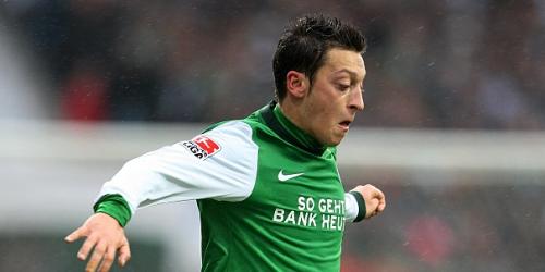 Bremen: Özil bleibt bei Werder 