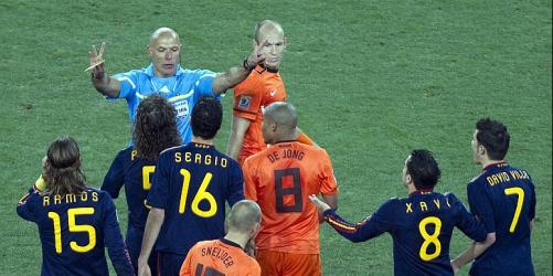 Nach 0:1-Pleite: Oranje hetzt gegen Schiri Webb