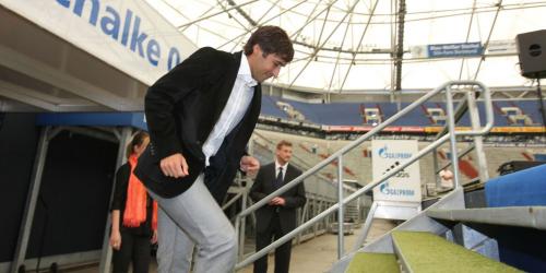 Schalke: Königsblauer Teppich für Raul