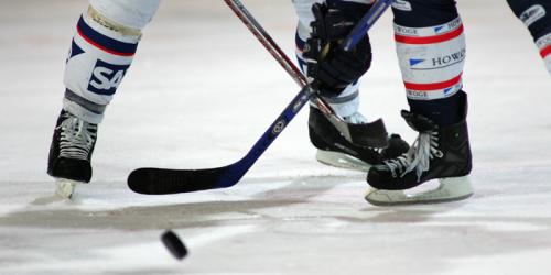 Eishockey: DEG siegt, Krefeld verliert