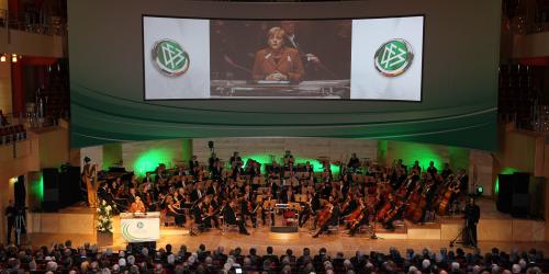 Essen: Zwanziger eröffnet 40. DFB-Bundestag