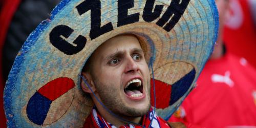 Prag: Fan-Proteste führen zu Spielabbruch