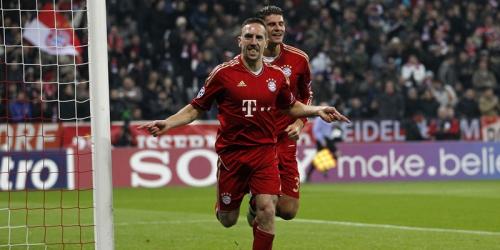 CL: Ribery zaubert, Bayern locker weiter