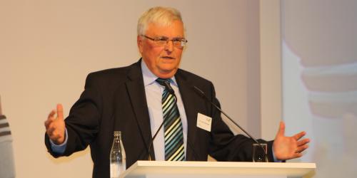 DFB: Zwanziger tritt im Oktober 2012 zurück